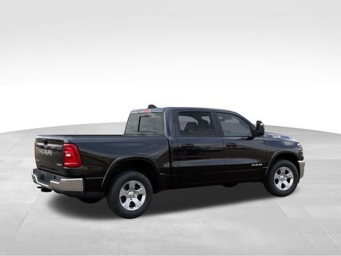 Used 2025 RAM 1500 Big Horn AWD/4WD image 4