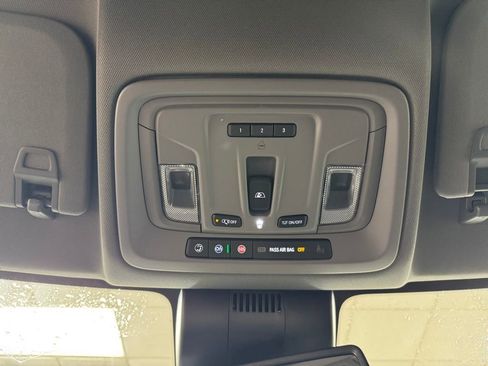 New 2026 GMC Sierra 1500 SLT w/ SLT Convenience Package image 40