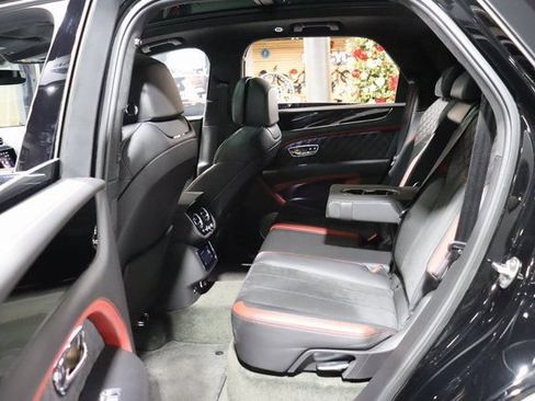 Used 2021 Bentley Bentayga Speed AWD/4WD image 37