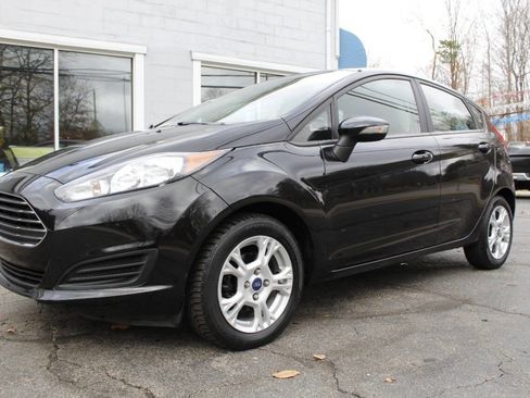 Used 2015 Ford Fiesta SE image 18