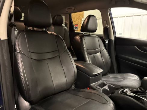 Used 2019 Nissan Rogue SL image 24