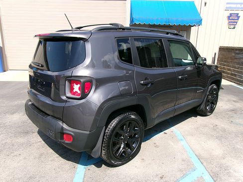Used 2017 Jeep Renegade Altitude image 5