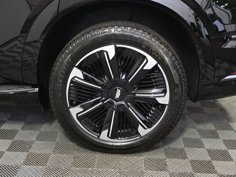 New 2026 Cadillac Escalade IQ Sport 1 w/ LPO, Floor Liner Package AWD/4WD image 21