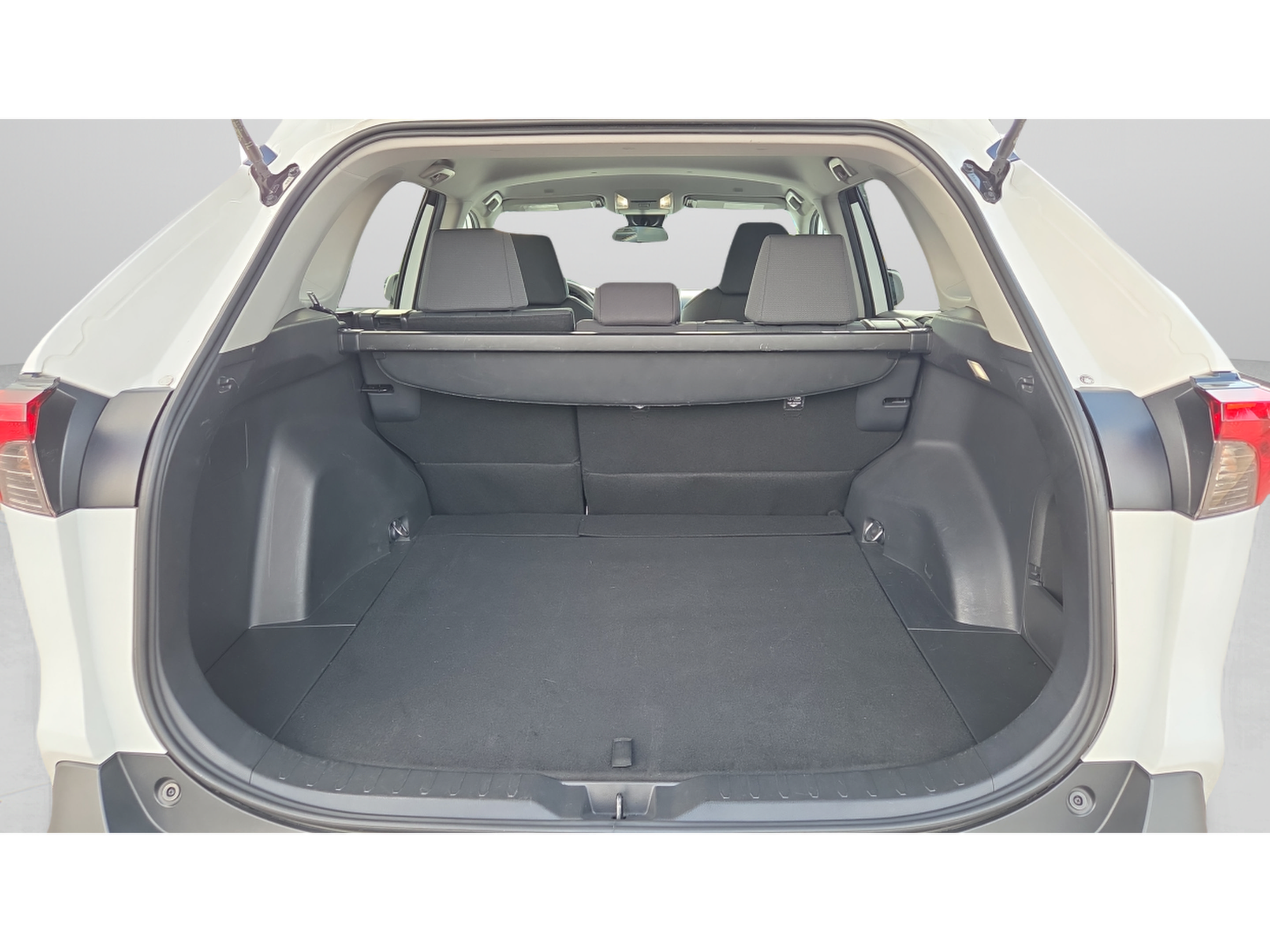 Used 2024 Toyota RAV4 XLE AWD/4WD image 9
