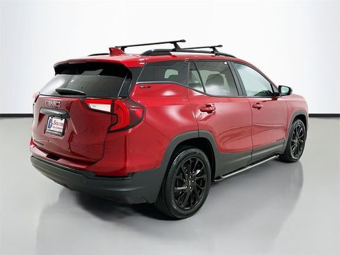 Used 2023 GMC Terrain SLE w/ Driver Convenience Package image 7