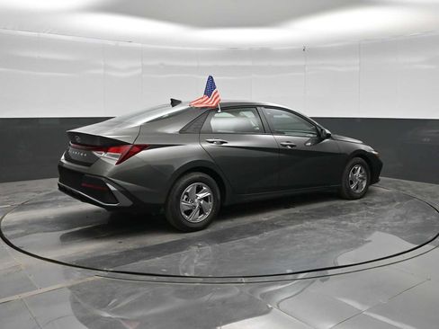 New 2026 Hyundai Elantra SE FWD image 8