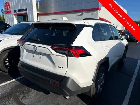 Used 2025 Toyota RAV4 XLE FWD image 5