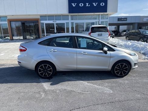 Used 2016 Ford Fiesta SE w/ Cold Weather Package image 6