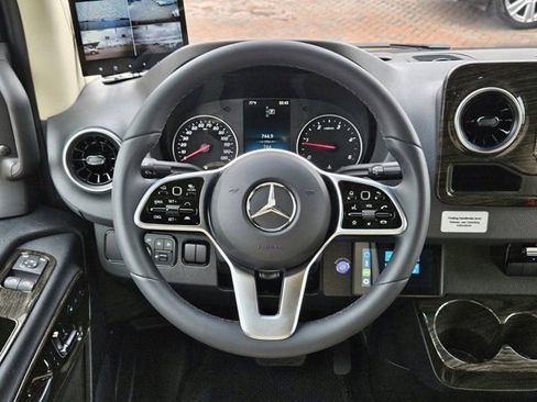 New 2024 Mercedes-Benz Sprinter 3500 image 17