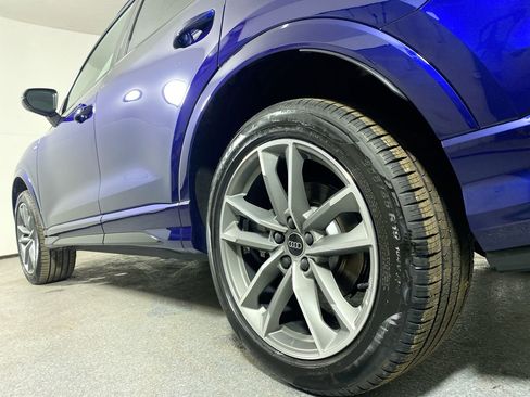 Used 2025 Audi Q3 2.0T Premium w/ Convenience Package image 3