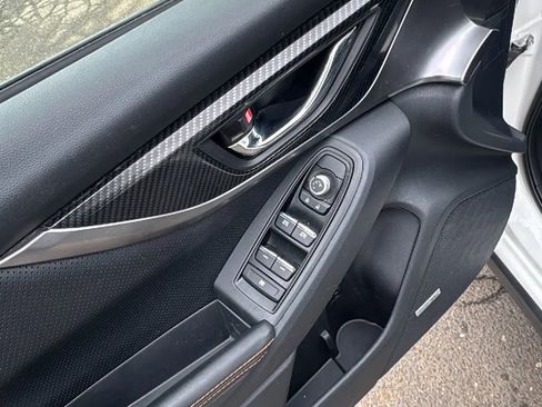 Used 2019 Subaru Crosstrek 2.0i Limited w/ Moonroof Package w/Navigation image 10