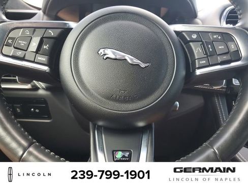 Used 2020 Jaguar F-PACE R-Sport image 21