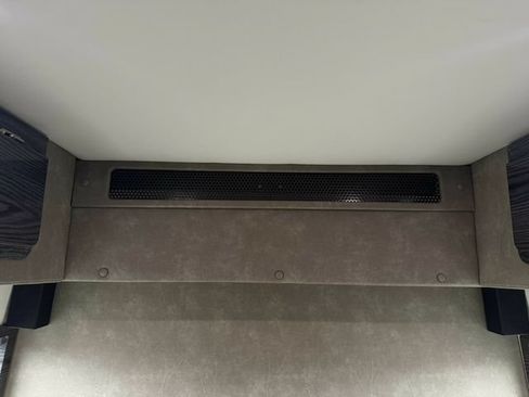 Used 2020 Mercedes-Benz Sprinter 2500 image 16