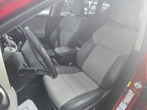 Used 2015 Toyota RAV4 Limited image 31