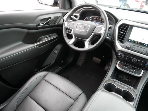 Used 2023 GMC Acadia SLT w/ Elevation Edition image 9