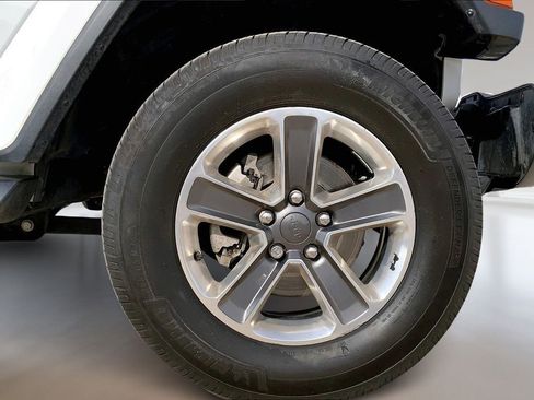 Used 2020 Jeep Wrangler Unlimited Sahara AWD/4WD image 8