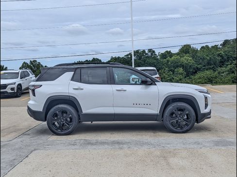 New 2026 Chevrolet Equinox LT w/ Midnight Edition AWD/4WD image 6