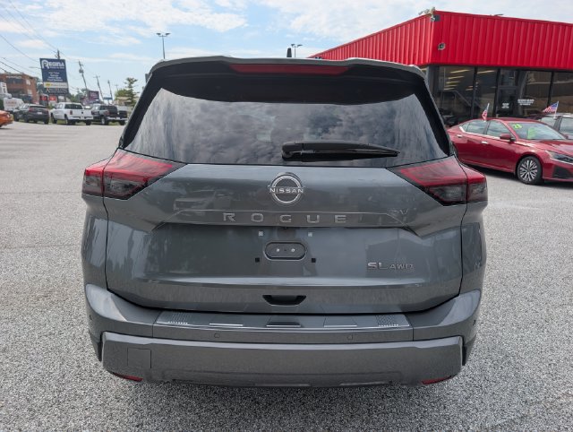 Used 2024 Nissan Rogue SL w/ SL Premium Package AWD/4WD image 4
