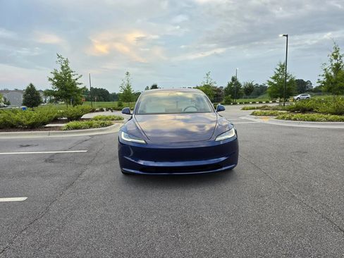 Used 2025 Tesla Model 3 RWD image 2