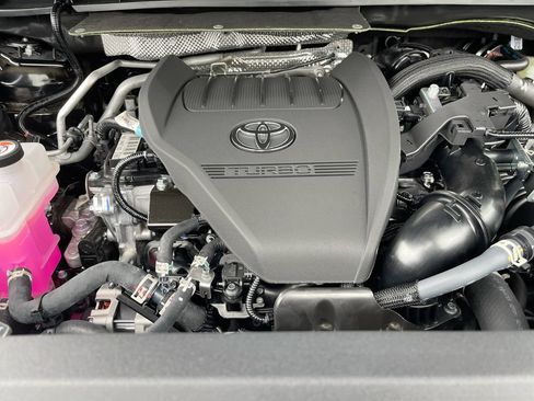 Used 2026 Toyota Highlander Platinum AWD/4WD image 18