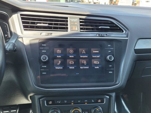 Used 2020 Volkswagen Tiguan SEL Premium R-Line w/ 3rd Row Seat Package AWD/4WD image 30