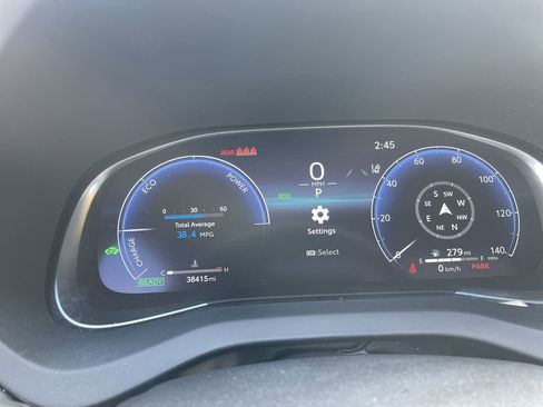 Used 2023 Toyota Venza Limited image 17