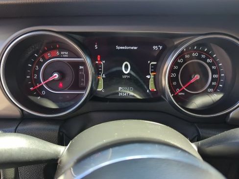 Used 2022 Jeep Wrangler Unlimited Rubicon AWD/4WD image 10