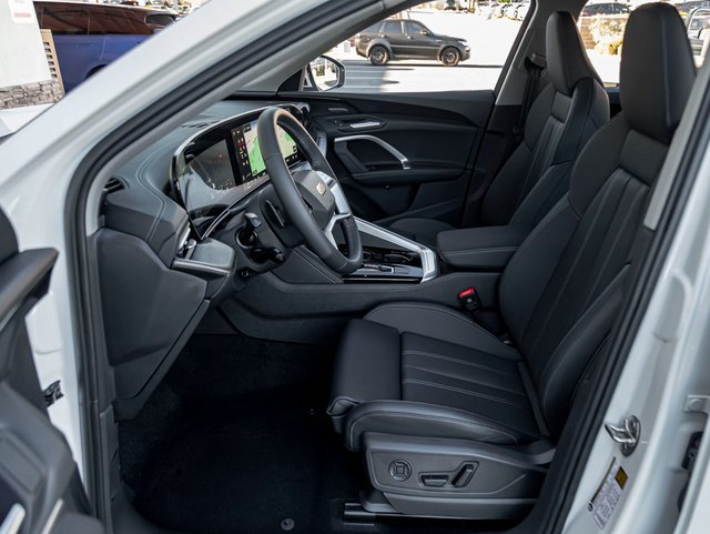 Used 2025 Audi Q5 Premium Plus AWD/4WD image 13