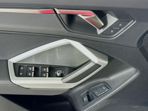 Used 2025 Audi Q3 2.0T Premium w/ Convenience Package image 11