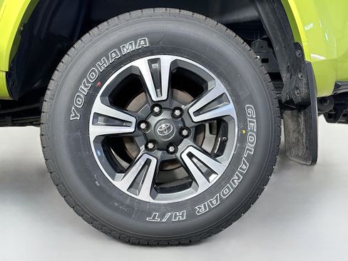Certified 2023 Toyota Tacoma TRD Sport AWD/4WD image 30