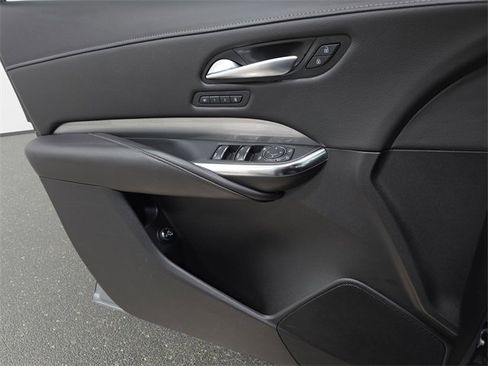 Certified 2025 Cadillac XT4 Premium Luxury image 23