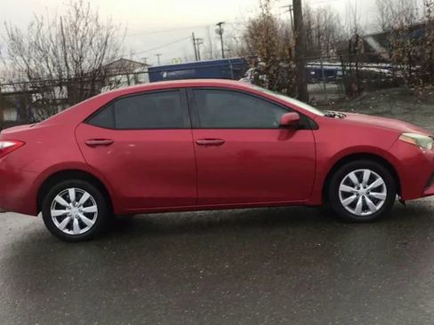 Used 2014 Toyota Corolla LE image 9