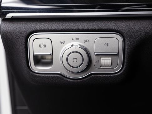 Used 2025 Mercedes-Benz GLE 450 4MATIC Coupe image 10