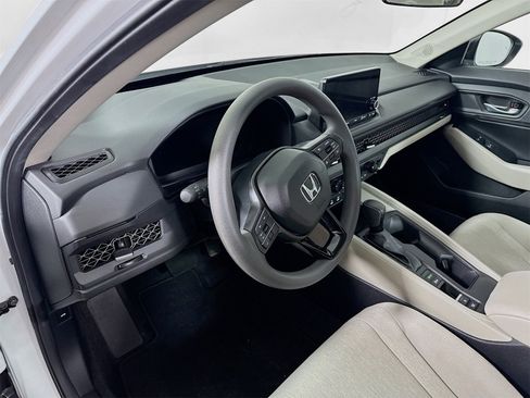 Used 2025 Honda Accord SE image 7