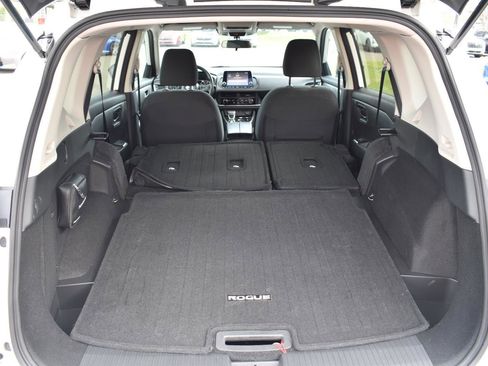 Used 2024 Nissan Rogue S image 53