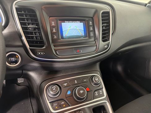 Used 2016 Chrysler 200 Limited FWD image 13