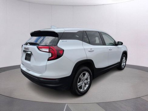 Used 2024 GMC Terrain SLE FWD image 7