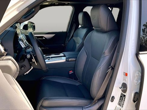 New 2026 Lexus LX 700h F Sport AWD/4WD image 18