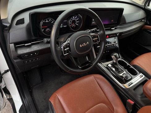 Used 2022 Kia Carnival SX image 10