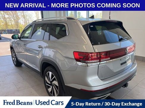 Used 2024 Volkswagen Atlas SEL AWD/4WD image 3