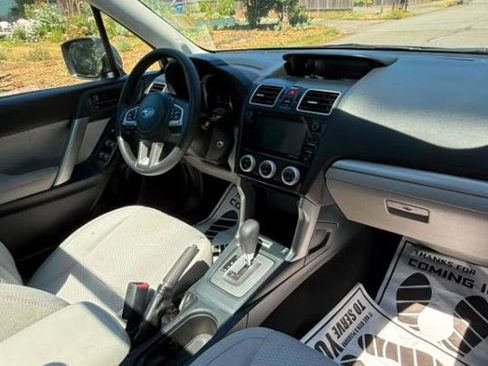 Used 2018 Subaru Forester 2.5i Premium AWD/4WD image 3