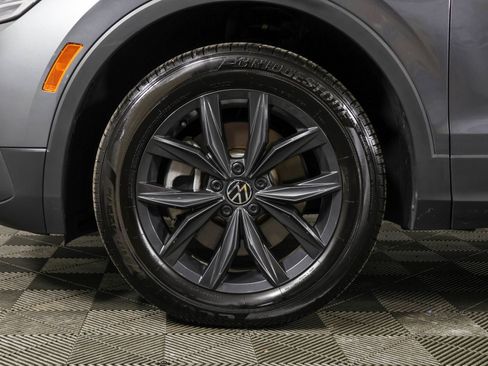 Certified 2024 Volkswagen Tiguan SE AWD/4WD image 22