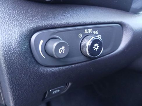 Used 2023 Chevrolet Blazer LT image 33