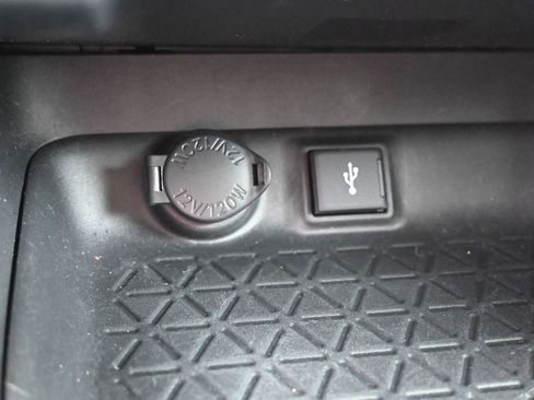 Used 2020 Toyota RAV4 XLE w/ Convenience Package AWD/4WD image 26