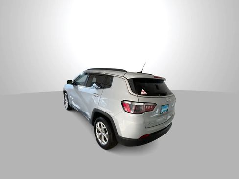 Used 2024 Jeep Compass Latitude AWD/4WD image 6