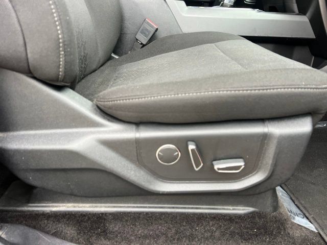 Used 2018 Ford F150 XLT w/ Equipment Group 302A Luxury AWD/4WD image 12