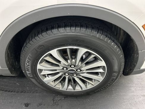 Used 2022 Lincoln Nautilus Reserve AWD/4WD image 8