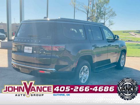 Used 2024 Jeep Wagoneer 4WD image 7