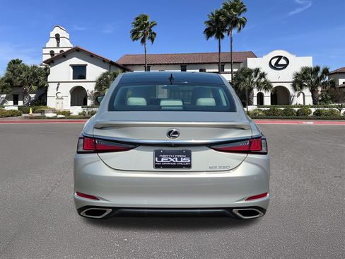 Used 2024 Lexus ES 350 Ultra Luxury w/ Accessory Package (Z2) FWD image 3