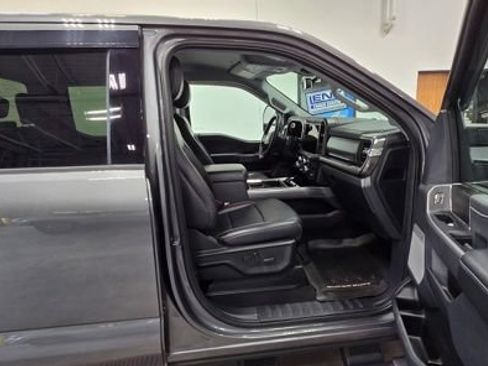 Used 2025 Ford F250 Lariat w/ Black Appearance Package AWD/4WD image 20